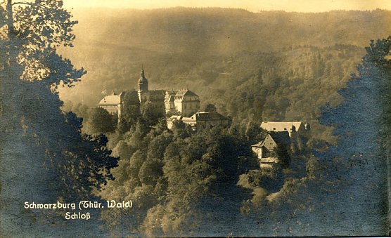 Zeughaus Schwarzburg im Vortragsabend (Foto: Regionalmuseum Bad Frankenhausen) Zeughaus Schwarzburg im Vortragsabend (Foto: Regionalmuseum Bad Frankenhausen)