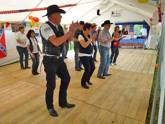 Line Dance Party in Gundersleben (Foto: J&uuml;rgen Kieper)