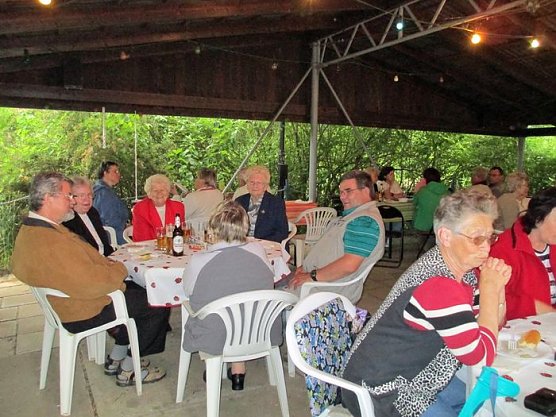 Der harte Kern kam! (Foto: Ina R&ouml;mer)