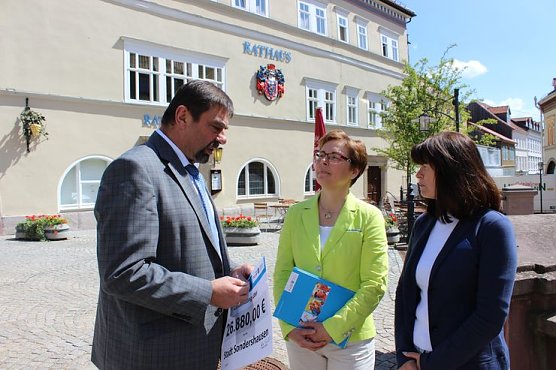"Kohle" für den Göldner (Foto: Karl-Heinz Herrmann) "Kohle" für den Göldner (Foto: Karl-Heinz Herrmann)