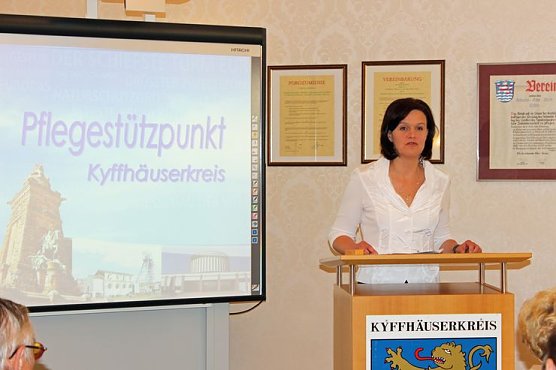 Pflegestützpunkt übergeben (Foto: Karl-Heinz Herrmann) Pflegestützpunkt übergeben (Foto: Karl-Heinz Herrmann)