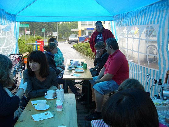 Sommerfest mit Aprilwetter (Foto: D&uuml;ne)