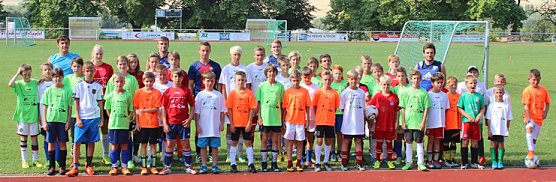 Volles Training bei der Fu&szlig;ballschule (Foto: Karl-Heinz Herrmann)