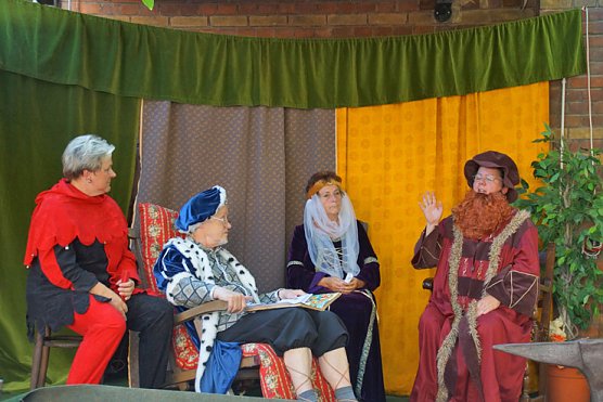 Premiere im Heimathaus Ro&szlig;leben (Foto: Elke Z&auml;nker)