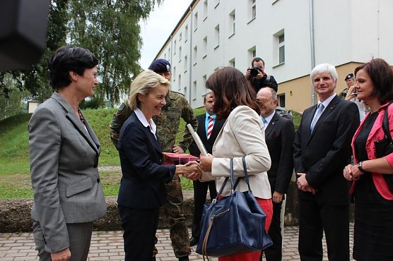 Gespr&auml;che mit der Verteidigungsministerin (Foto: Karl-Heinz Herrmann)