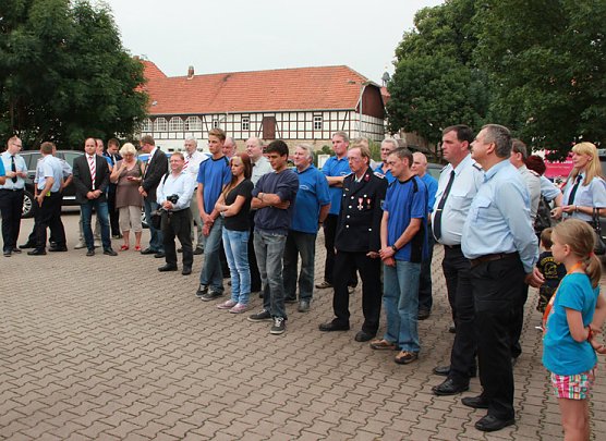 F&ouml;rderbescheid und Lottomittel &uuml;berbracht (Foto: Wahlkreisb&uuml;ro Scherer)