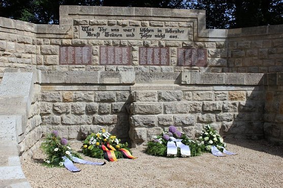 Der Opfer gedacht (Foto: Karl-Heinz Herrmann)