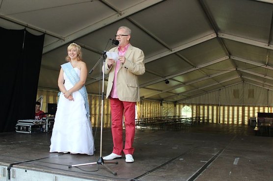 240. Brunnefest gestartet, aber... (Foto: Brunnenfest)