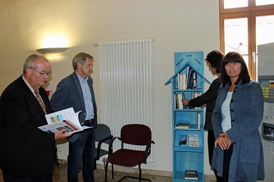Mitnehmen, lesen, tauschen (Foto: Karl-Heinz Herrmann)