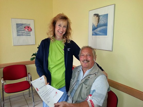 Bei Blutspende überrascht (Foto: DRK Kreisverband Sömmerda/Artern) Bei Blutspende überrascht (Foto: DRK Kreisverband Sömmerda/Artern)