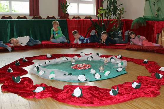 Märchen gelauscht (Foto: Karl-Heinz Herrmann) Märchen gelauscht (Foto: Karl-Heinz Herrmann)