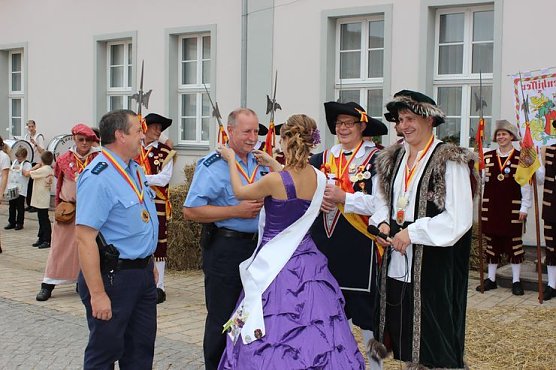 Hausm&auml;nner laden zum Bauernmarkt ein (Foto: Karl-Heinz Herrmann)
