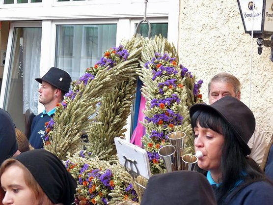 Zwiebeln &uuml;ber Zwiebeln (Foto: Karl-Heinz Herrmann)