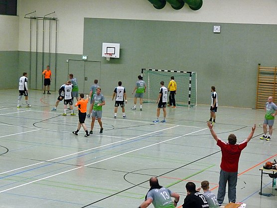 Handball live (Foto: Karl-Heinz Herrmann)