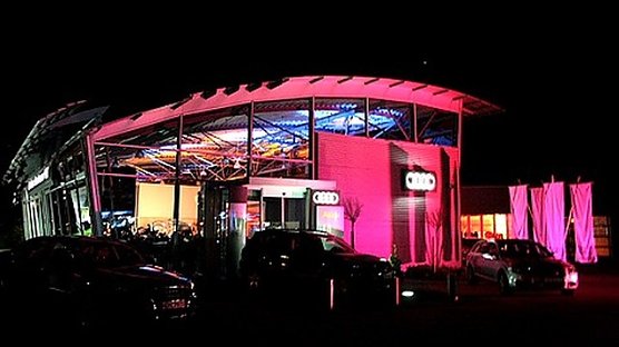 Konzertantes im Autohaus (Foto: Will)