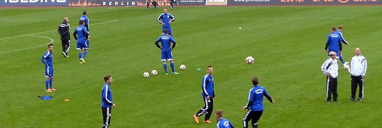 Aufwärmen im Jahn-Sportpark (Foto: nnz) Aufwärmen im Jahn-Sportpark (Foto: nnz)