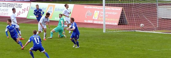 Tooooor für Wacker: 0:1 durch Farrona Pulido (Foto: Christian Greiner) Tooooor für Wacker: 0:1 durch Farrona Pulido (Foto: Christian Greiner)