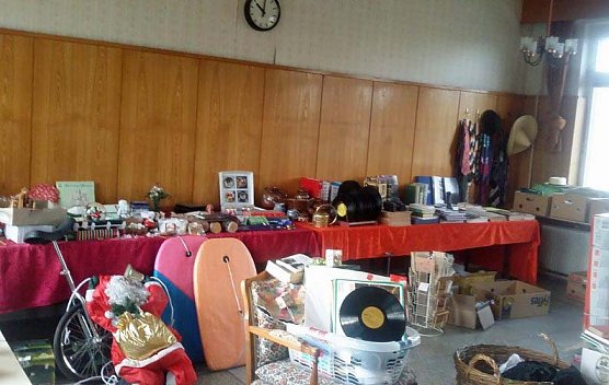 Attraktiver Flohmarkt (Foto: Privat) Attraktiver Flohmarkt (Foto: Privat)