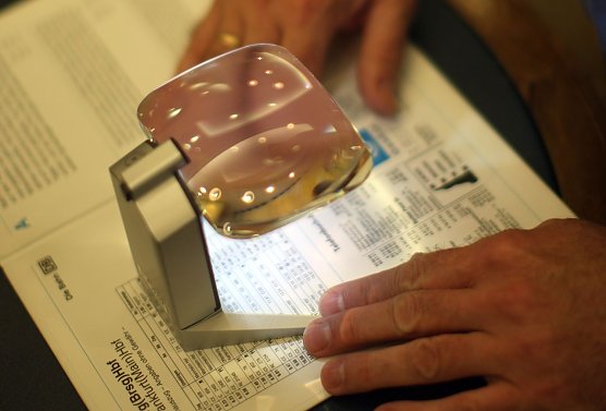 Vergrößernde Lesehilfen (Foto: privat) Vergrößernde Lesehilfen (Foto: privat)