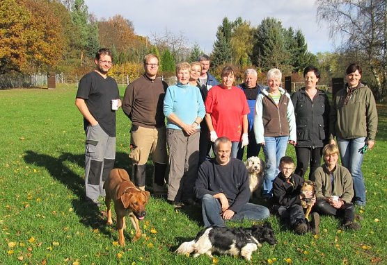 Zweiter Arbeitseinsatz auf dem Hundeplatz an der Trift (Foto: Privat) Zweiter Arbeitseinsatz auf dem Hundeplatz an der Trift (Foto: Privat)
