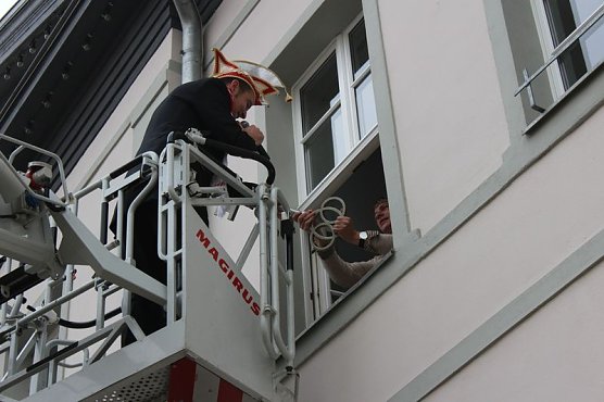 Rathaus wieder in Narrenhand (Foto: Karl-Heinz Herrmann)