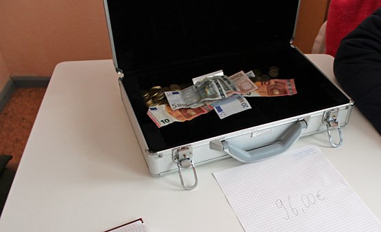 Jugend denkt sozial (Foto: Karl-Heinz Herrmann) Jugend denkt sozial (Foto: Karl-Heinz Herrmann)