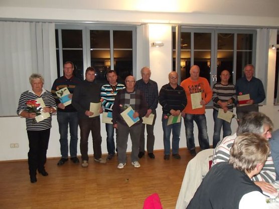 Neuer Gartenvereinsvorstand gewählt in Glückauf e. V. in Sondershausen (Foto: Thomas Leipold) Neuer Gartenvereinsvorstand gewählt in Glückauf e. V. in Sondershausen (Foto: Thomas Leipold)