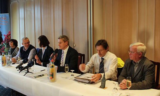 Ja wird denn schon gebaut? (Foto: Karl-Heinz Herrmann) Ja wird denn schon gebaut? (Foto: Karl-Heinz Herrmann)