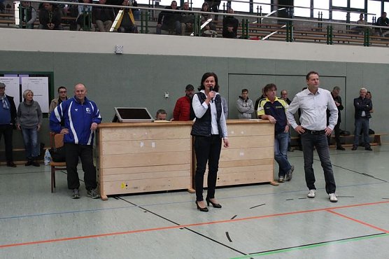 Freundschaftsspiel mit Asylbewerbern (Foto: Karl-Heinz Herrmann) Freundschaftsspiel mit Asylbewerbern (Foto: Karl-Heinz Herrmann)