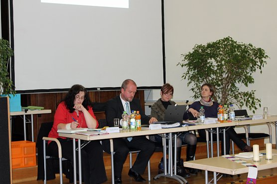 R&uuml;ckblick und Vorausschau bei der Kreissynode (Foto: Karl-Heinz Herrmann)