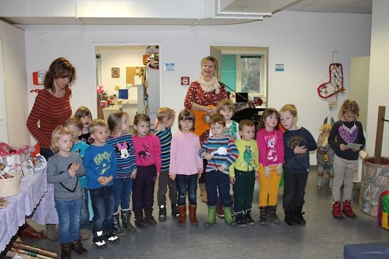 Feierliche Spende f&uuml;r Frauenhaus Sondershausen (Foto: Karl-Heinz Herrmann)