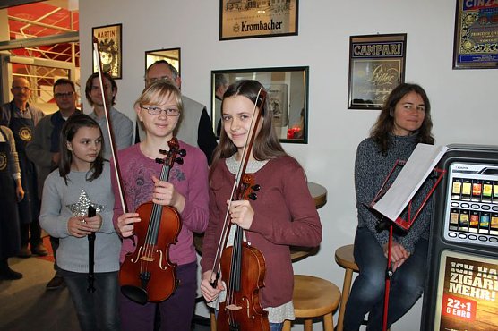 Weihnachtstafel bei der Bundeswehr (Foto: Karl-Heinz Herrmann)