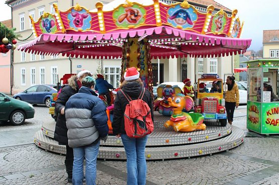 Weihnachtsmarkt er&ouml;ffnet (Foto: Karl-Heinz Herrmann)