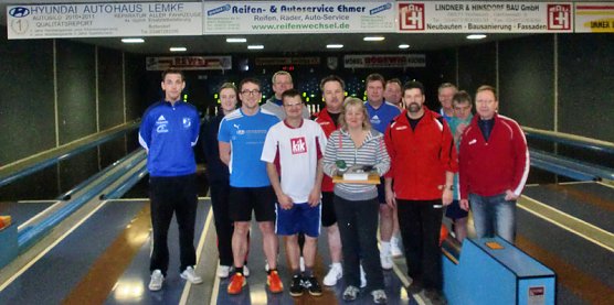 Weihnachtskegeln: �Ausgang wie schon so oft (Foto: Knut Herzau)