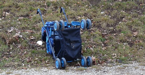 Herrenloser Kinderwagen (Foto: Karl-Heinz Herrmann)