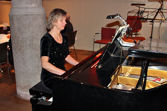 nnz/kn - Galerie: Ballblicke (Foto: Karl-Heinz Herrmann)