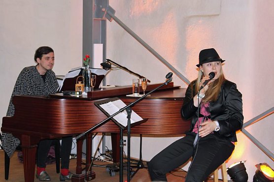 Ein Hoch auf die Frauen (Foto: Karl-Heinz Herrmann)