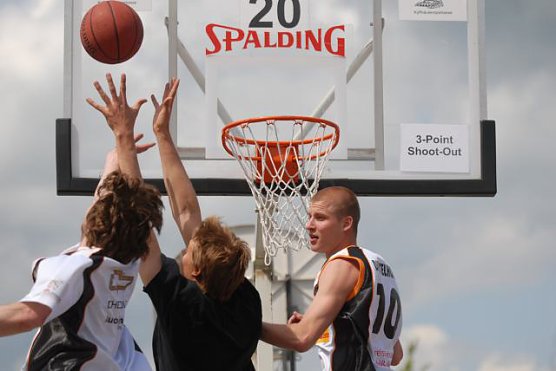 Streetballturnier am Tag der Arbeit (Foto: Landratsamt Kyffh&auml;userkreis)