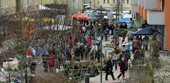 Menschen &uuml;ber Menschen (Foto: Karl-Heinz Herrmann)