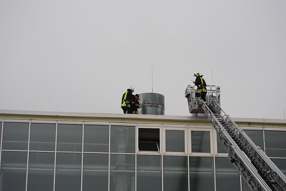 Schwieriges Szenario f&uuml;r die Einsatzkr&auml;fte zum Fr&uuml;hst&uuml;ck (Foto: DRK)