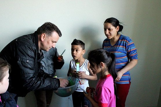 Strahlende Kinderaugen in der Erstaufnahmeeinrichtung (Foto: Sondershausen ist bunt)