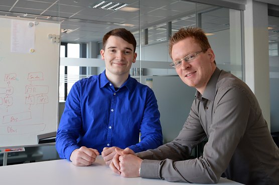Auszeichnung für hervorragende Studien-Leistungen (Foto: Wago) Auszeichnung für hervorragende Studien-Leistungen (Foto: Wago)