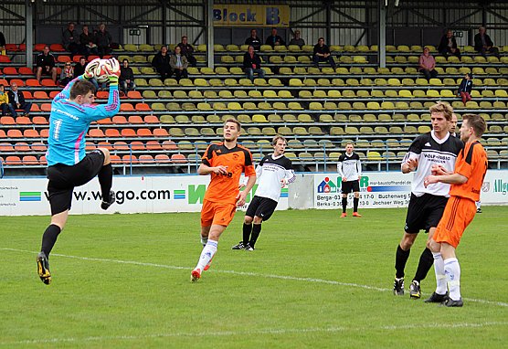 Knapp ging es am Göldner zu (Foto: Karl-Heinz Herrmann) Knapp ging es am Göldner zu (Foto: Karl-Heinz Herrmann)