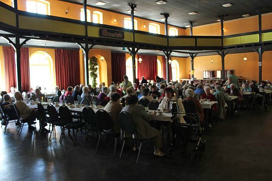 Frühlingsfest mit Frühling (Foto: Karl-Heinz Herrmann) Frühlingsfest mit Frühling (Foto: Karl-Heinz Herrmann)