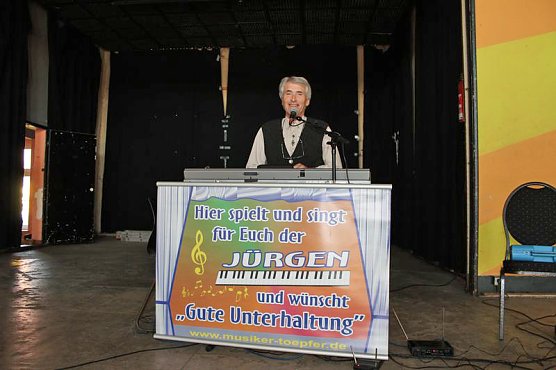 Frühlingsfest mit Frühling (Foto: Karl-Heinz Herrmann) Frühlingsfest mit Frühling (Foto: Karl-Heinz Herrmann)