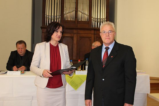 Verpflichtung Kreistagsmitglied (Foto: Karl-Heinz Herrmann) Verpflichtung Kreistagsmitglied (Foto: Karl-Heinz Herrmann)