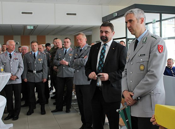 Den Neuen vorgestellt (Foto: Karl-Heinz Herrmann) Den Neuen vorgestellt (Foto: Karl-Heinz Herrmann)