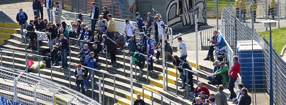Die ersten Wacker-Fans sind im Stadion (Foto: nnz) Die ersten Wacker-Fans sind im Stadion (Foto: nnz)