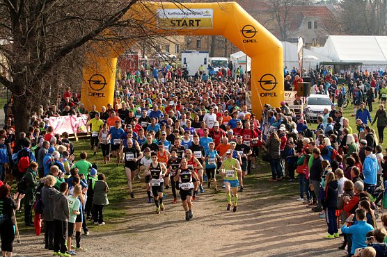 37. Kyffhäuser Berglauf – Episoden einer Geschichte (Foto: FotoTeamMüller) 37. Kyffhäuser Berglauf – Episoden einer Geschichte (Foto: FotoTeamMüller)
