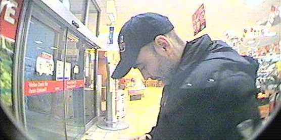 Wer kennt diesen Mann? (Foto: Polizei)